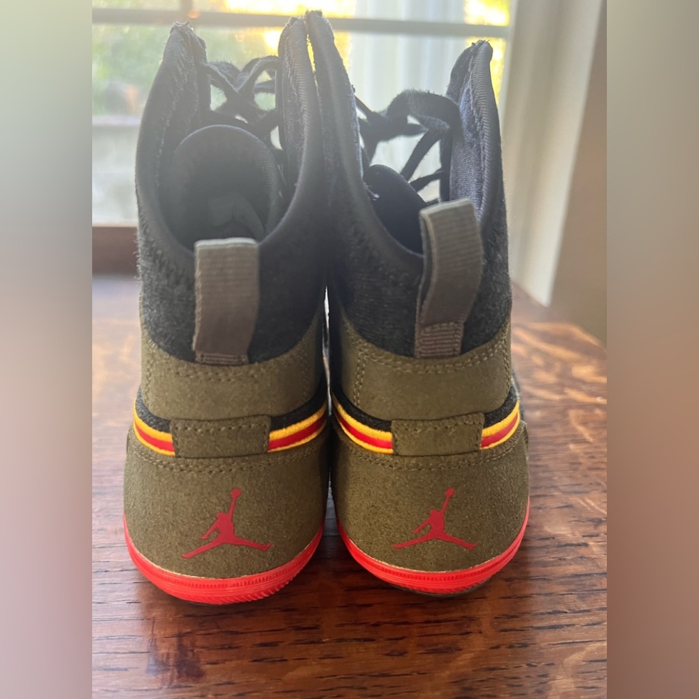 Jordan youth wrestling shoes